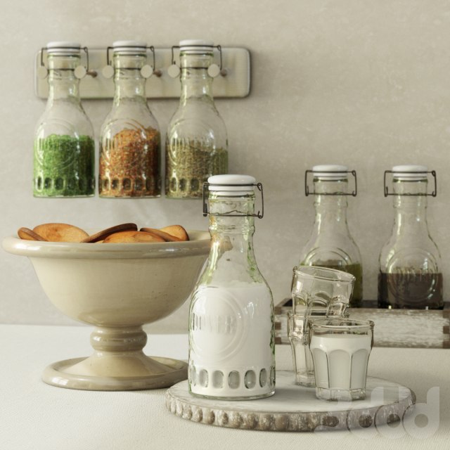 Pottery Barn / Glass Carafe