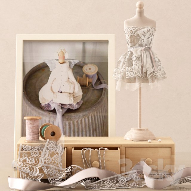 Decorative set with mini mannequin